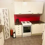 Leilighet Beautiful & Cozy 3-room In Private House