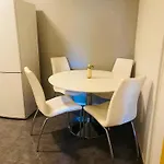 Leilighet Beautiful & Cozy 3-room In Private House