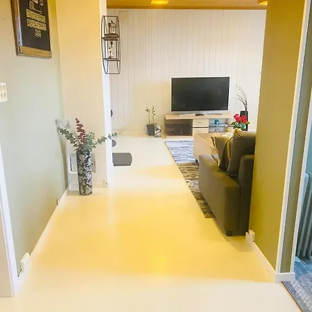 Beautiful & Cozy 3-room In Private House Διαμέρισμα NES