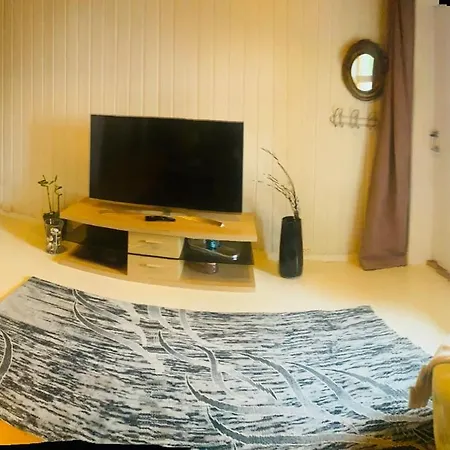 Διαμέρισμα Beautiful & Cozy 3-room In Private House *