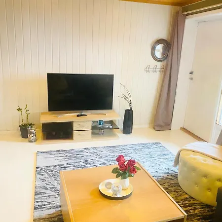 Διαμέρισμα Beautiful & Cozy 3-room In Private House *
