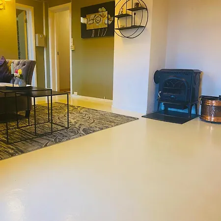 Διαμέρισμα Beautiful & Cozy 3-room In Private House NES