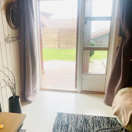 Διαμέρισμα Beautiful & Cozy 3-room In Private House *