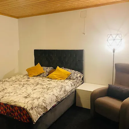 Leilighet Beautiful & Cozy 3-room In Private House NES