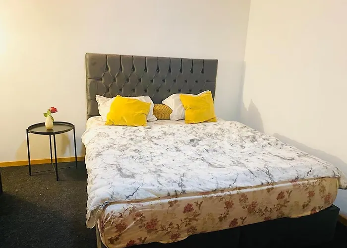 Beautiful And Cozy 3-room House For Rent * NES